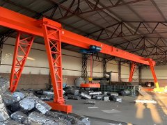 正规电磁吸盘龙门吊具备